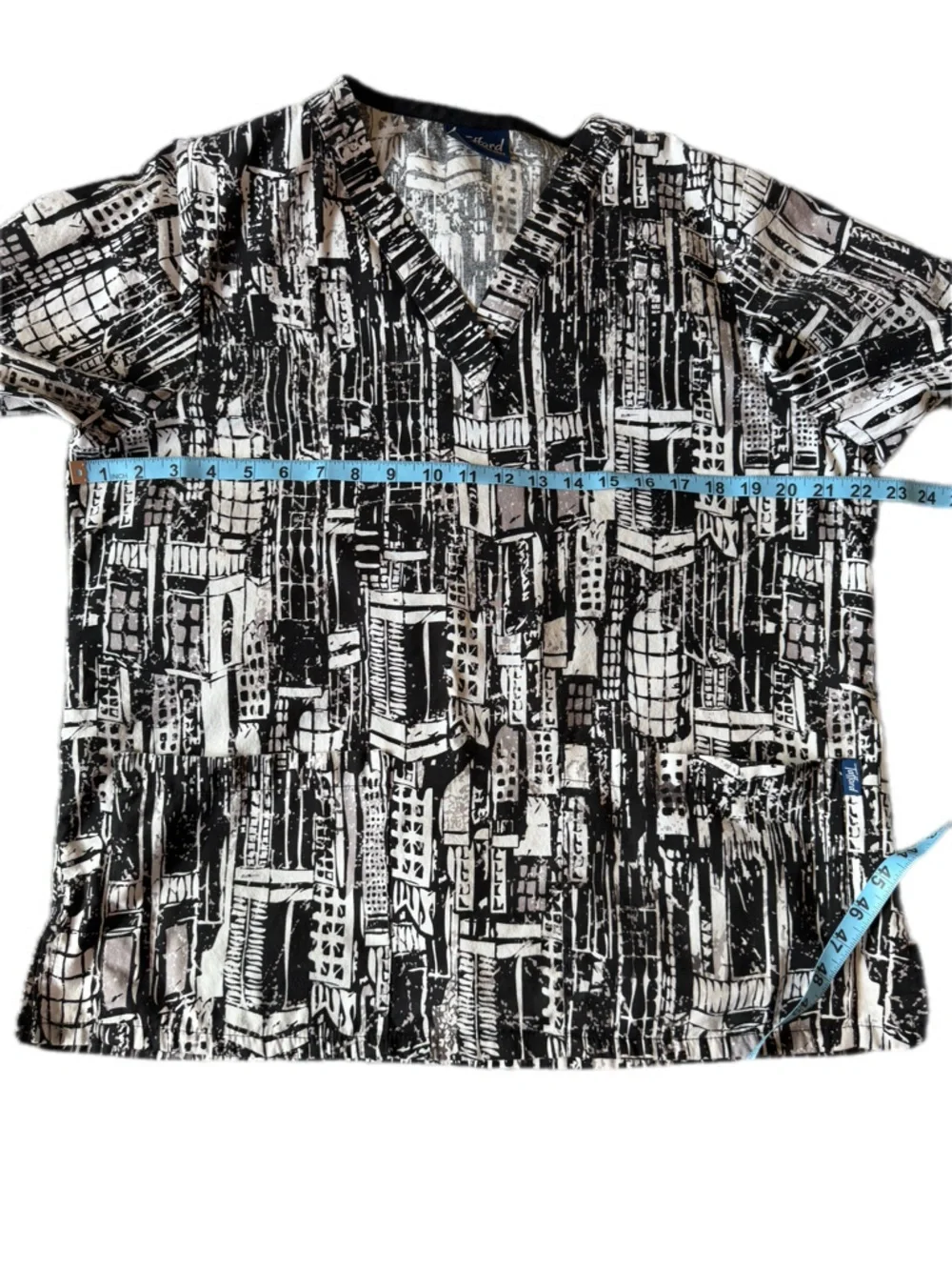 Tafford Black & White Graphic Cityscape scrub Top - Picture 5 of 7